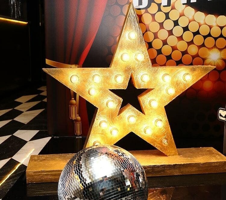 Фотозона вечеринка стиляги Фотозона вечеринка стиляги