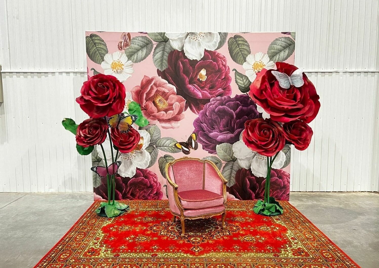 Фотозона цветочная в стиле Gucci Фотозона цветочная в стиле Gucci