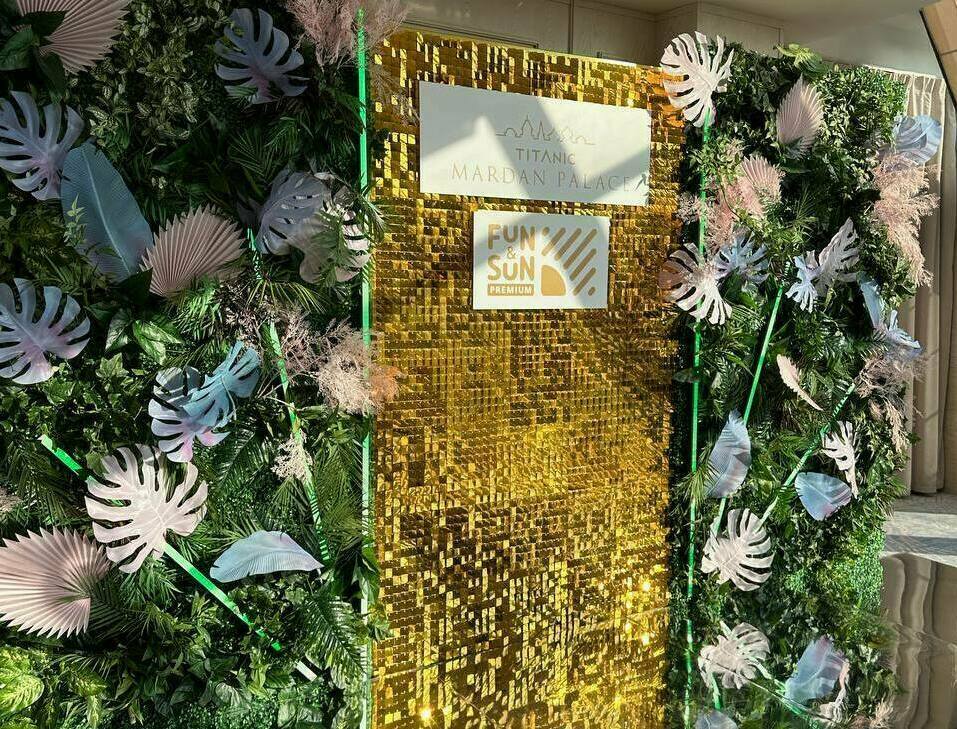 Фотозона фитостена тропики с неоном Фотозона фитостена тропики с неоном