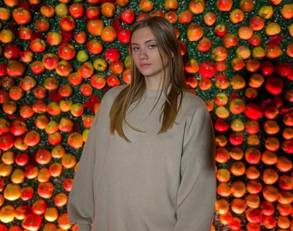 Фотозона осенняя с яблоками Фотозона осенняя с яблоками