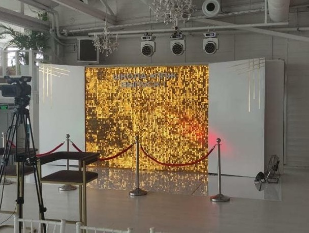 Фотозона секционная с пайетками Фотозона секционная с пайетками